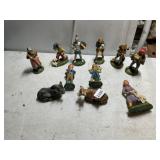 VTG ITALY NATIVITY FIGURINES.