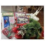 RAY WREATHS, LEICHTER TINSEL, ST NICHOLAS SQUARE