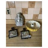 2 PC SANTA CAKE PAN, BUNDT PAN AND CAST-IRON TILE