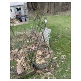GARDEN TRELLIS, LATTICE, PLANTER TUB.