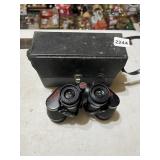 SIMMONS 2X40 BINOCULARS W/ CASE & STRAPS.