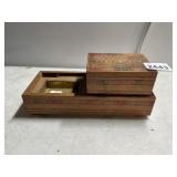 VTG WOODEN SURPRISE BOX.