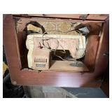 NELCO CORP. VINTAGE SEWING MACHINE W/ WOOD SEWING