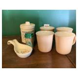 KAUKAUNA KLUB CROCK, PYREX 4 PINK MUGS, SPOON