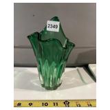 GREEN ART GLASS HANDKERCHIEF VASE - RUFFLED EDGE,