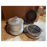 VTG ELECTRIC WAFFLE MAKER, HOT POT