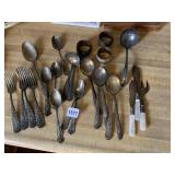 SILVER PLATE FLATWARE, NAPKIN RINGS, CHEESE SET