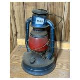 VINTAGE KEROSENE LANTERN - BLUE METAL W/ RED