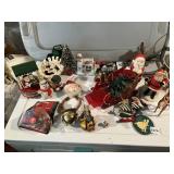 ASSORTED VINTAGE CHRISTMAS ORNAMENTS &
