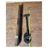 WOODEN LEVEL AND PIPE CUTTER