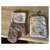 SANDRA BOYTON OVEN MITTS