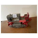 VTG TIN TOY CRAWLER 1200.