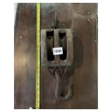 ANTIQUE CAST IRON DOUBLE PULLEY BLOCK W/ HOOK.