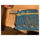 ANCHOR WARE PLATE HOLDERS & WOOD CLOTHESPINS - 3