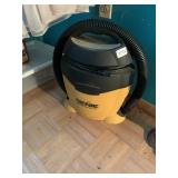 GENIE 12-GALLON WET/DRY VAC.