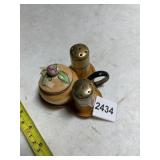 NORITAKE HAND PAINTED CERAMIC CONDIMENT SET,