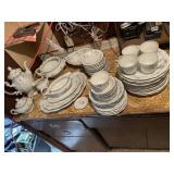 JOHANN HAVILAND BAVARIA PORCELAIN DINNERWARE SET.