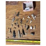 ASSORTED NATIVE AMERICAN BARBED ARROW HEADS