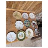 ASSORTED DECORATIVE PLATES - MIXED
