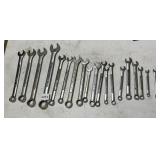 CRAFTSMAN COMBINATION WRENCH SET - APPROX 25