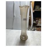 CLEAR SWUNG GLASS VASE.