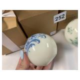 VRCANDLE SPHERICAL DECORATIVE CANDLES, BLUE &