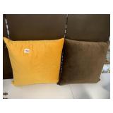 VISUALLY RICH HOME COLLECTION - VELVET THROW