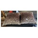 VISUALLY RICH HOME COLLECTION LEOPARD PRINT THROW