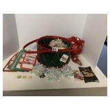 CHRISTMAS BASKET W/ IRIDESCENT STAR BOWS, HOLIDAY
