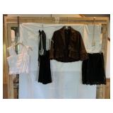 TOYOSYLE WHITE LACE CROP TOP, SKY BLACK HALTER