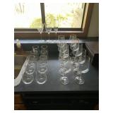 CLEAR GLASS WINE GLASSES AND TUMBLERS, GOLD-TONE