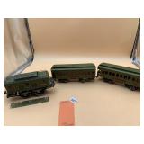 LIONEL METAL TRAIN SET, LOCOMOTIVE W/ 2 PASSENGER