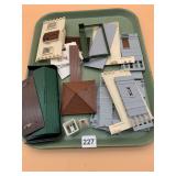 PLASTICVILLE MODEL TRAIN BUILDING COMPONENTS,