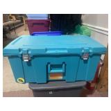ROOM ESSENTIALS LATCHING PLASTIC TRUNK W/ METAL