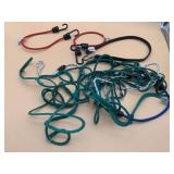 ASSORTED BUNGEE CORDS AND ROPE.