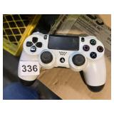 SONY PLAYSTATION 4 DUALSHOCK CONTROLLER, WHITE,