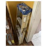 WERNER ALUMINUM STEPLADDER W/ BLUE TOP.