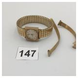 TIMEX WRISTWATCH, GOLD-TONE SQUARE CASE, STRETCH