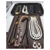 ASSORTED VTG COSTUME JEWELRY NECKLACES, BEADED