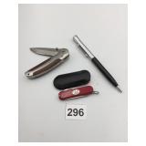 WINCHESTER FOLDING POCKET KNIFE W/ WOOD INLAY,
