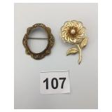 FLOWER PIN PEARL BEAD CENTER GOLD TONE METAL