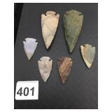 ASSORTED CHERT AND FLINT ARROWHEADS, VARIOUS