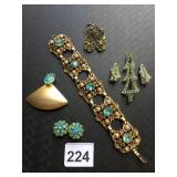 VTG COSTUME JEWELRY ASST: GOLD-TONE FILIGREE