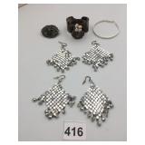 COSTUME JEWELRY ASSORTMENT, INCLUDES CUFF