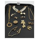 VTG COSTUME JEWELRY ASSORTMENT, INCLUDES