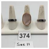 ASSORTED RINGS, INCLUDES OVAL MOTHER OF PEARL