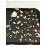 LARGE LOT OF VTG COSTUME JEWELRY, ASSORTED