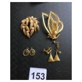 TRIFARI LEAF BROOCH W/ FAUX PEARLS, BUTTERFLY