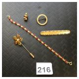 VTG COSTUME JEWELRY ASSORTMENT: GOLD-TONE HEART