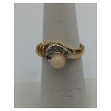 14K HGE RING, PEACH-COLORED ROUND STONE, CLEAR